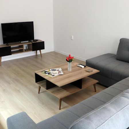 Spacious Modern Apartment Kisela Voda سكوبجي المظهر الخارجي الصورة